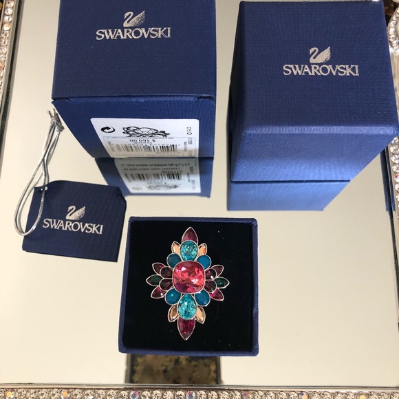 New in box! Authentic Swarovski cardinal ring 55/7 - Picture 4 of 7